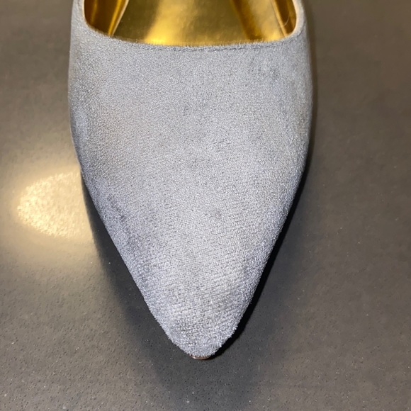 NWT Castamere Pointed Toe Kitten Heels in Gray Suede - Picture 10 of 13